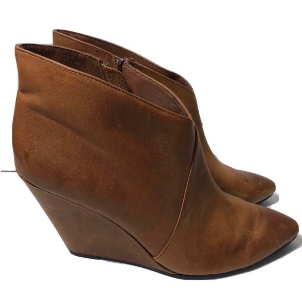 Seychelles Brown Leather Wedge Ankle Booties. Size 9.